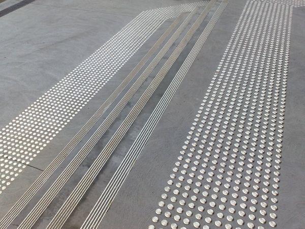 Corduroy tactile paving for blind