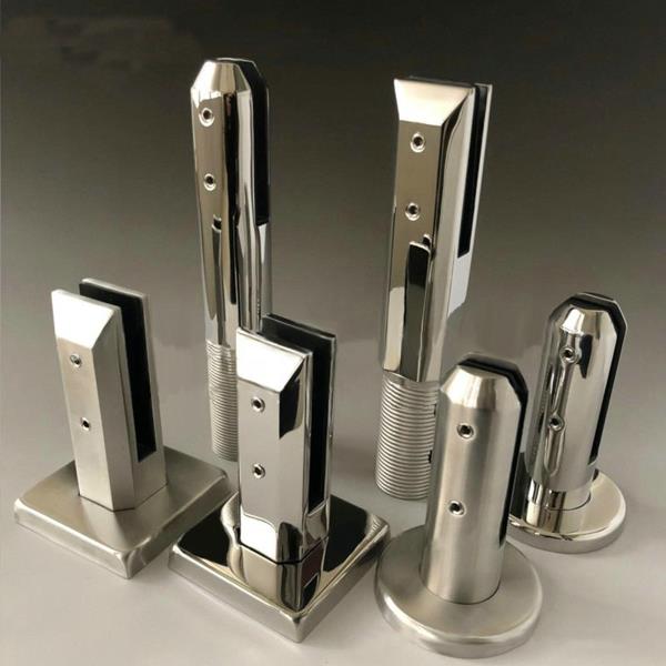 Spigots indoor glass railing